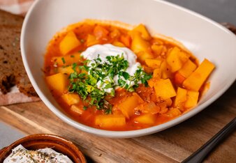 Klassisches Erdäpfelgulasch | © SONNENTOR