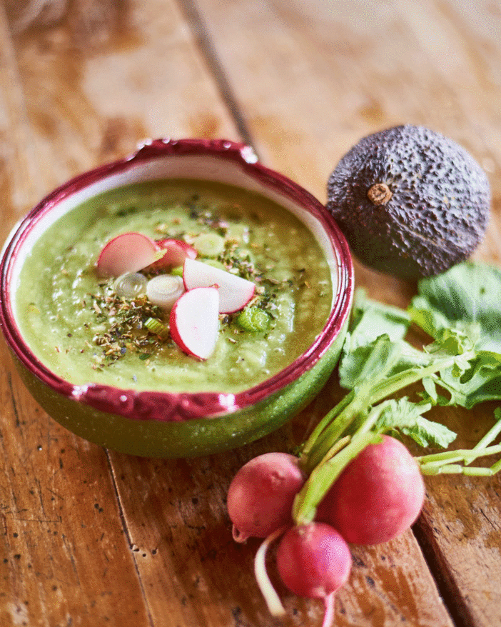 Gurken-Avocado Suppe mit Radieschen - SONNENTOR.com Gurken-Avocado Suppe mit Radieschen - SONNENTOR.com